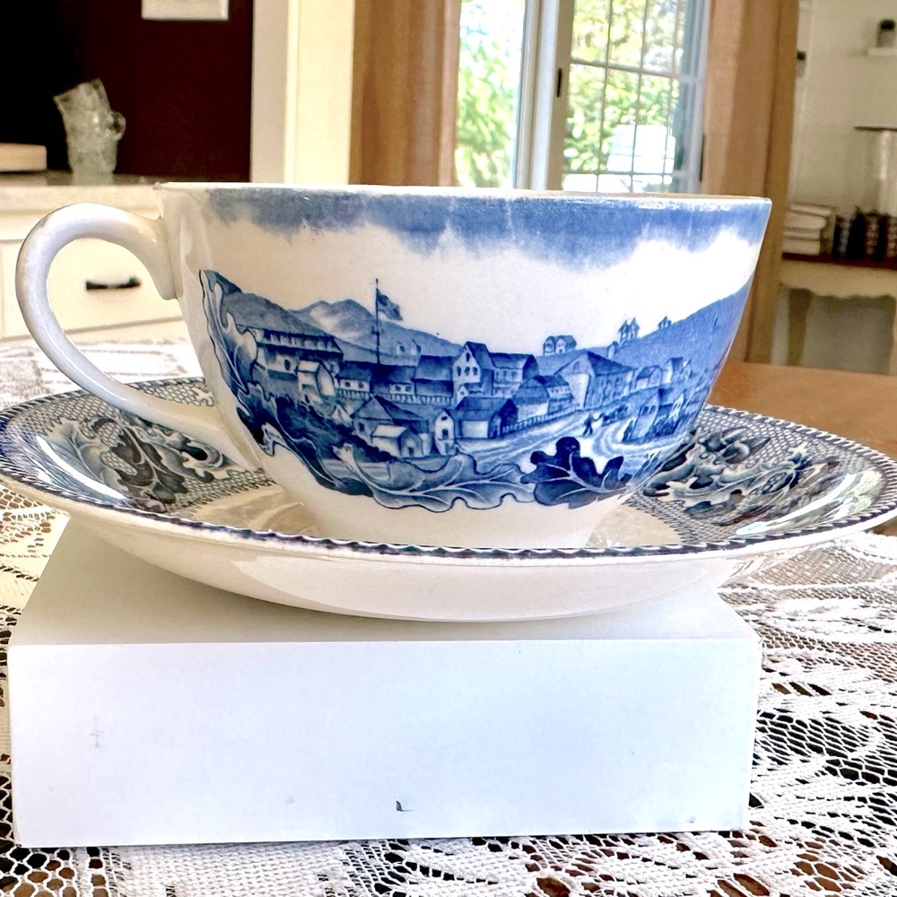 Set of 2 Johnson Brothers cups and saucers  San Francisco, Gold Rush